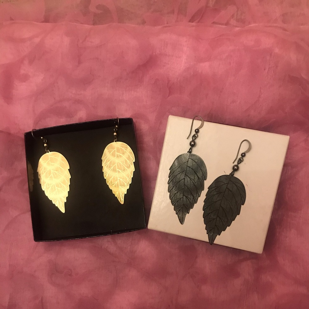 Costume jewelry - Earrings